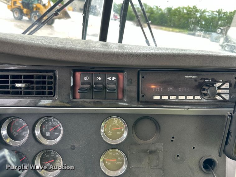 image for item DS4132 2016 Kenworth W900 ready mix truck