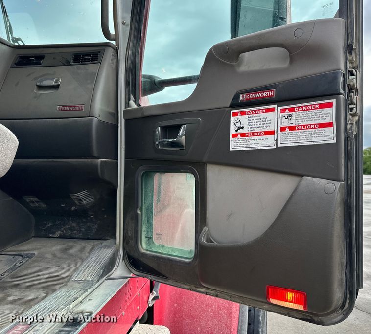 image for item DS4132 2016 Kenworth W900 ready mix truck