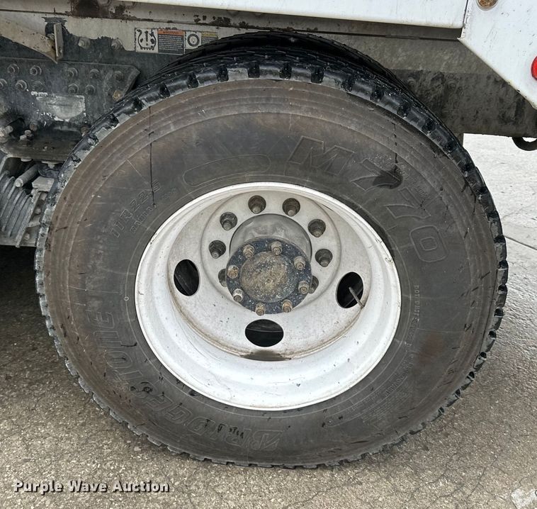 image for item DS4132 2016 Kenworth W900 ready mix truck