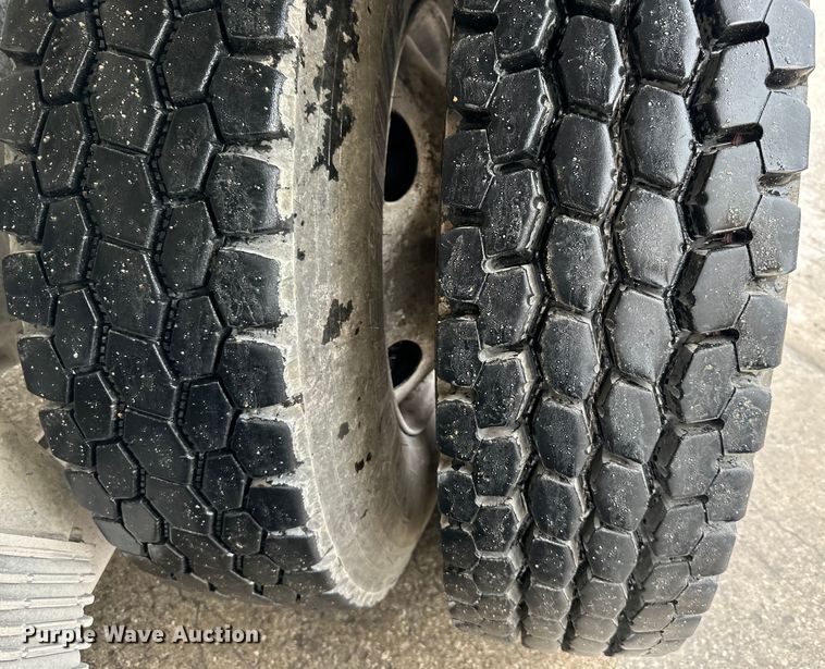 image for item DS4132 2016 Kenworth W900 ready mix truck