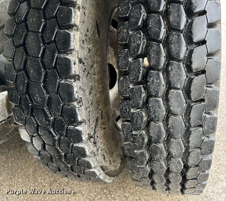 image for item DS4132 2016 Kenworth W900 ready mix truck