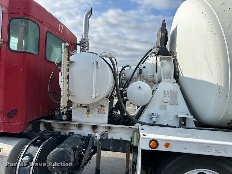 image for item DS4133 2016 Kenworth ready mix truck