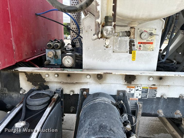 image for item DS4133 2016 Kenworth ready mix truck