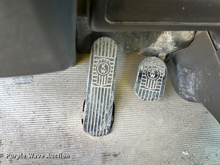 image for item DS4133 2016 Kenworth ready mix truck