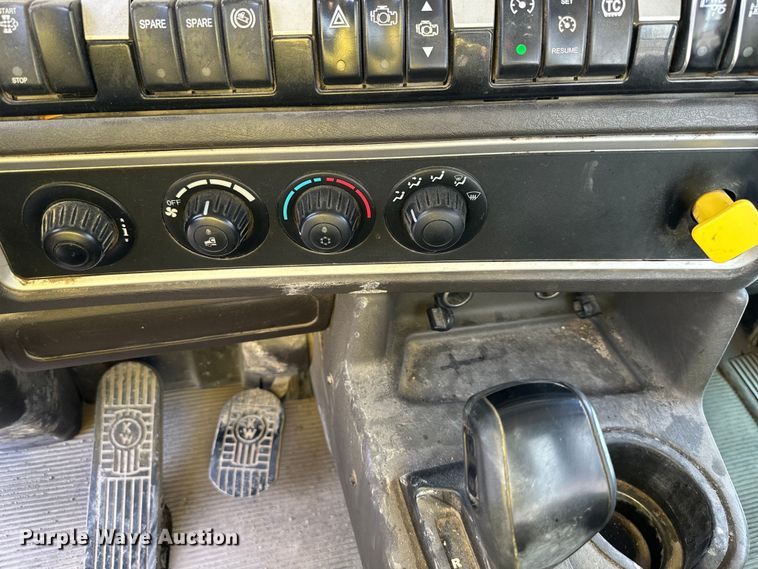 image for item DS4133 2016 Kenworth ready mix truck