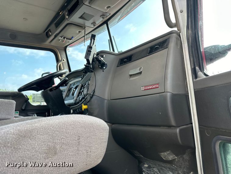 image for item DS4133 2016 Kenworth ready mix truck