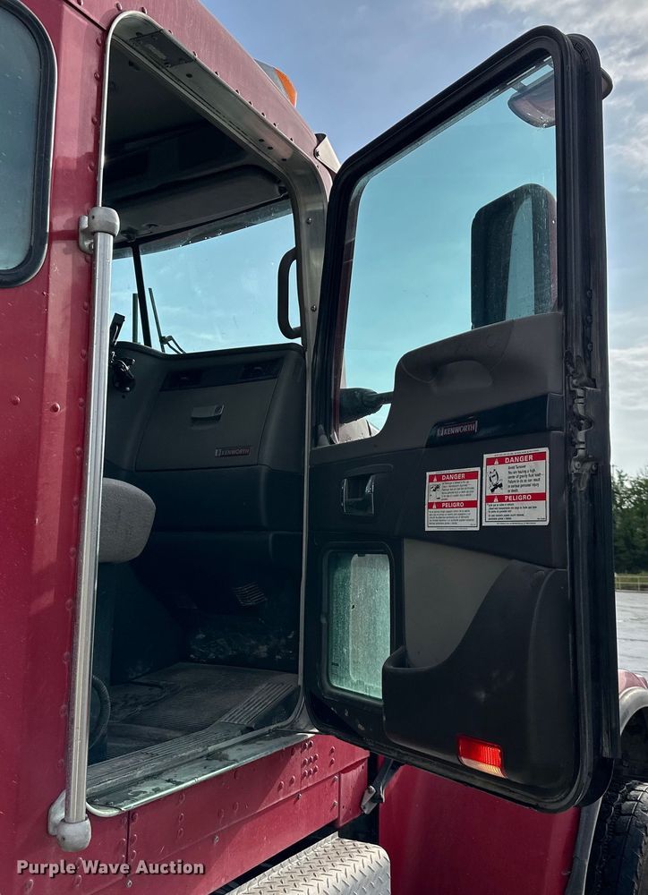 image for item DS4133 2016 Kenworth ready mix truck