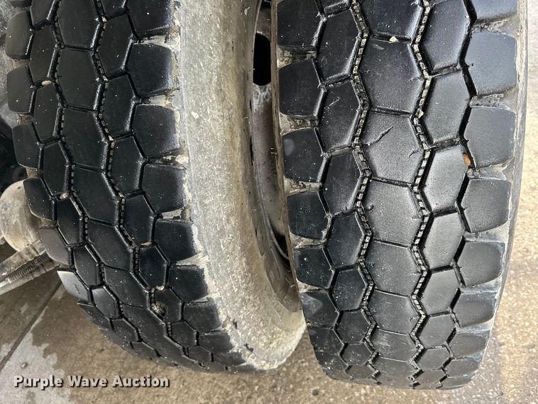 image for item DS4133 2016 Kenworth ready mix truck