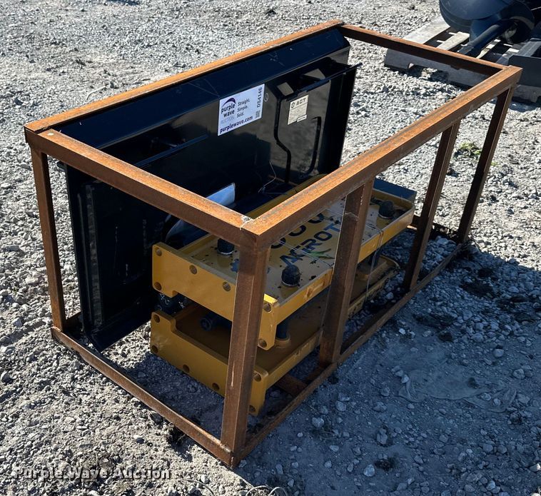 image for item DS4146 2023 AGT  SSHH680 skid steer breaker