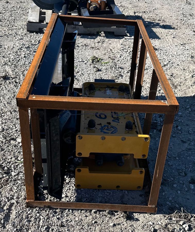 image for item DS4146 2023 AGT  SSHH680 skid steer breaker