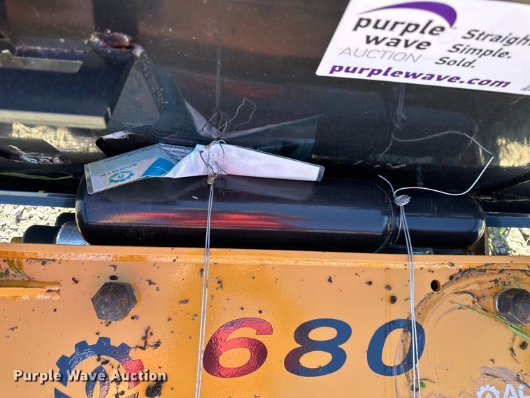 image for item DS4146 2023 AGT  SSHH680 skid steer breaker