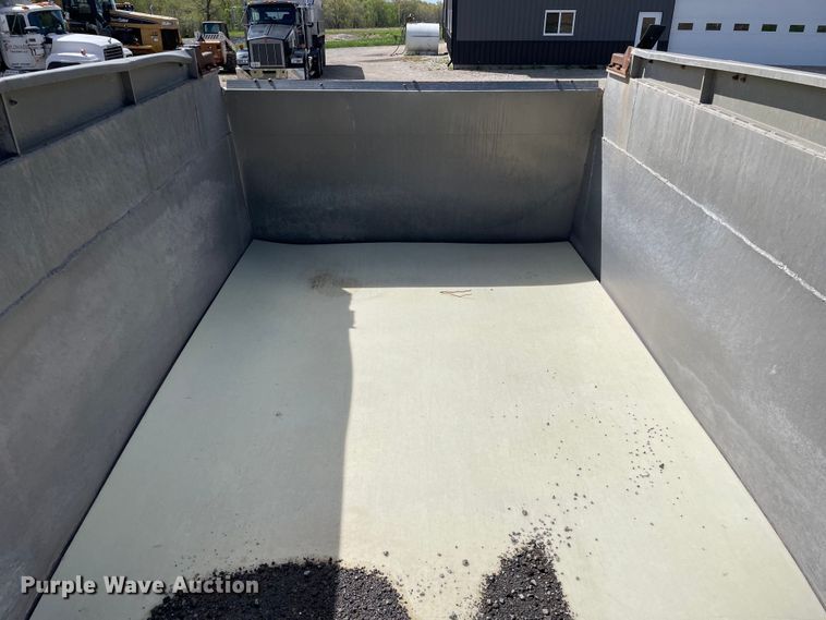 image for item DS5506 1994 Brady Truck Equipment end dump pup trailer