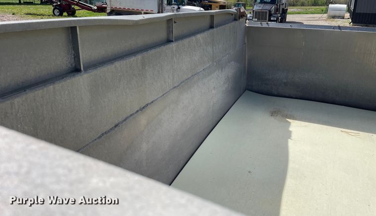 image for item DS5506 1994 Brady Truck Equipment end dump pup trailer