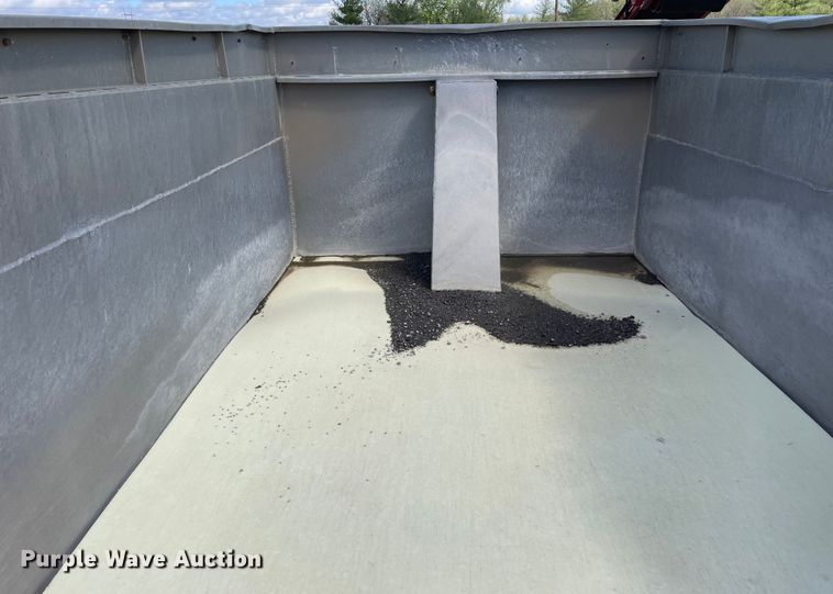 image for item DS5506 1994 Brady Truck Equipment end dump pup trailer