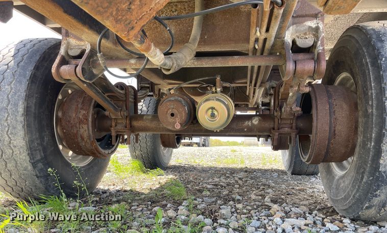 image for item DS5506 1994 Brady Truck Equipment end dump pup trailer