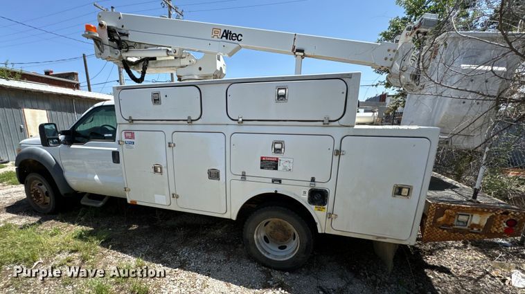 image for item DX0478 2011 Ford F450 Super Duty bucket truck