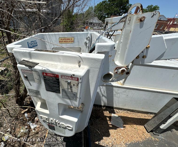 image for item DX0478 2011 Ford F450 Super Duty bucket truck