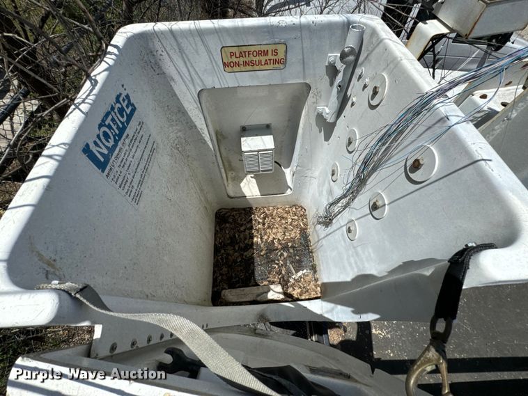 image for item DX0478 2011 Ford F450 Super Duty bucket truck