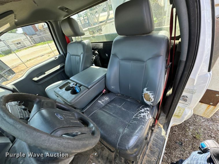 image for item DX0478 2011 Ford F450 Super Duty bucket truck