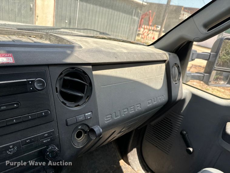 image for item DX0478 2011 Ford F450 Super Duty bucket truck