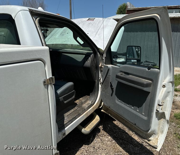 image for item DX0478 2011 Ford F450 Super Duty bucket truck