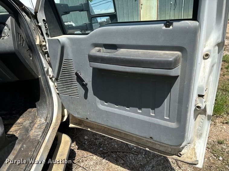 image for item DX0478 2011 Ford F450 Super Duty bucket truck