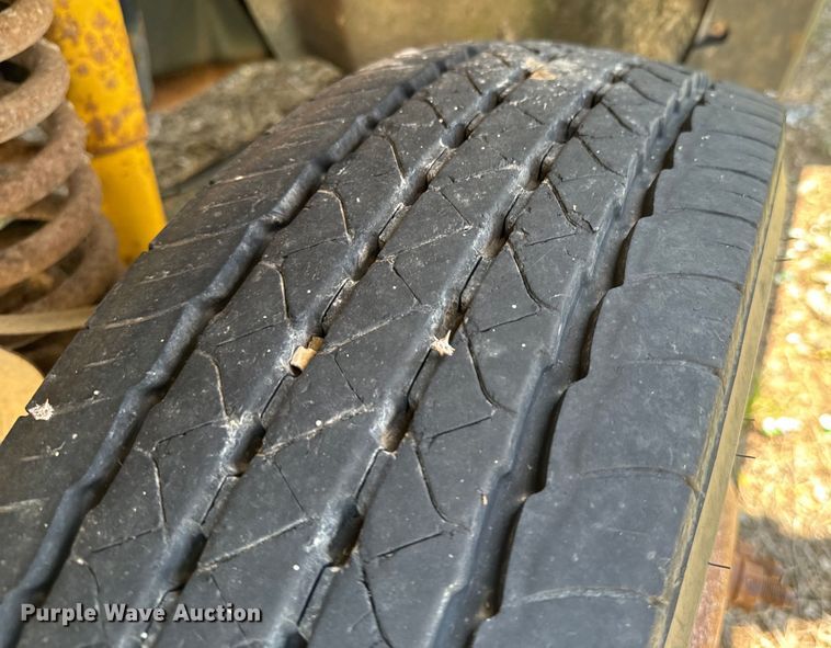 image for item DX0478 2011 Ford F450 Super Duty bucket truck