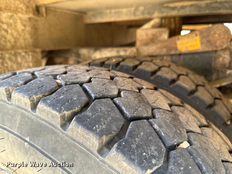 image for item DX0478 2011 Ford F450 Super Duty bucket truck