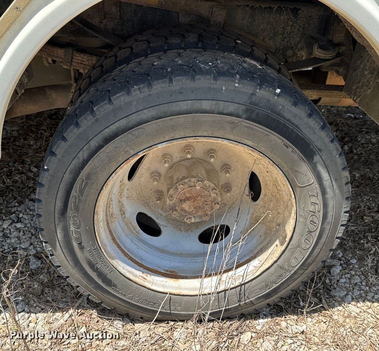 image for item DX0478 2011 Ford F450 Super Duty bucket truck