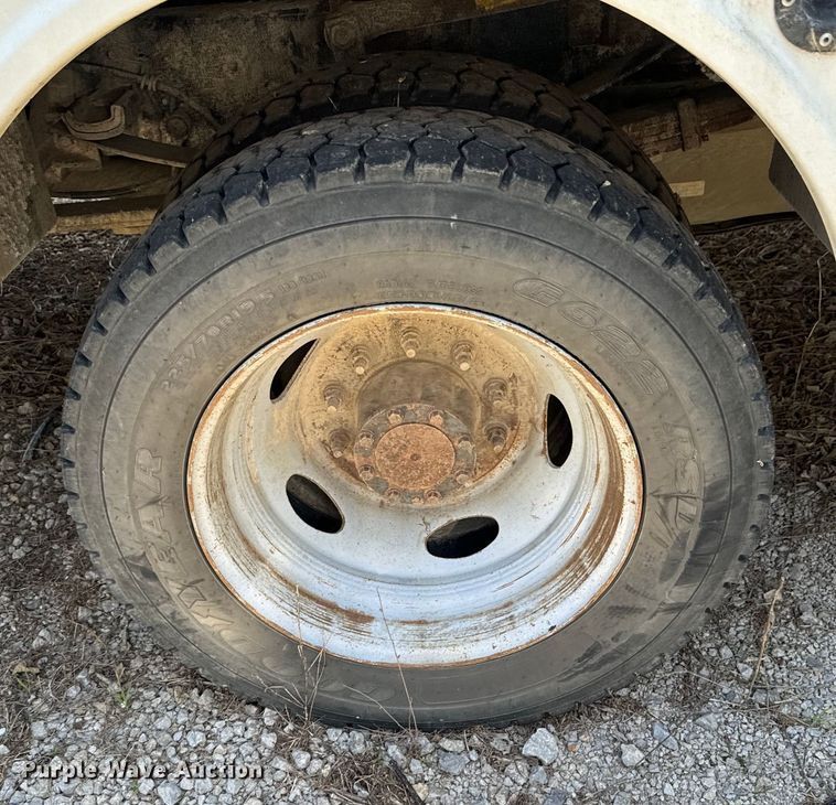 image for item DX0478 2011 Ford F450 Super Duty bucket truck