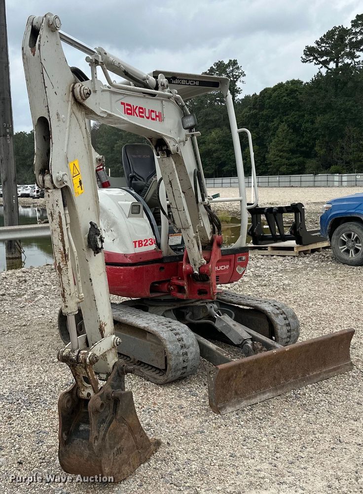 image for item DX1453 2019 Takeuchi TB230 mini excavator
