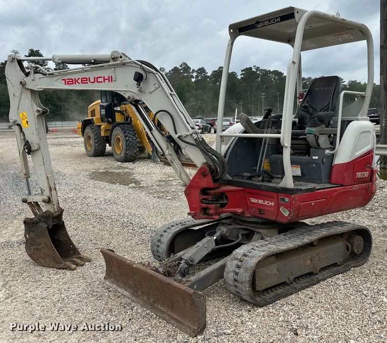 image for item DX1453 2019 Takeuchi TB230 mini excavator
