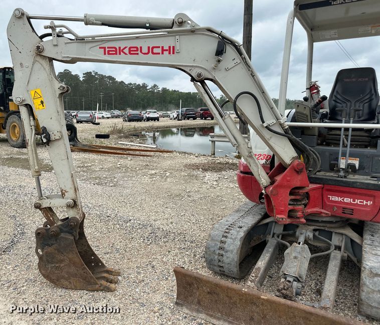 image for item DX1453 2019 Takeuchi TB230 mini excavator