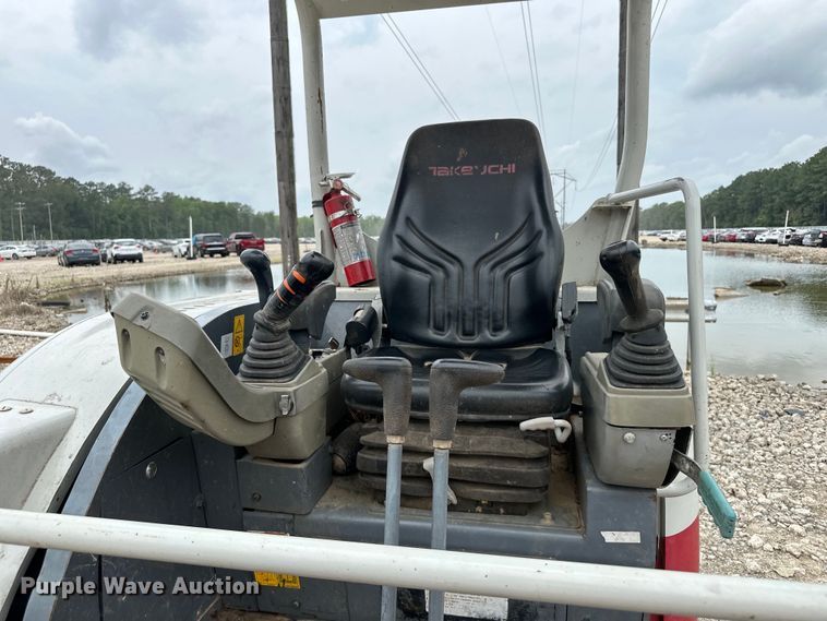 image for item DX1453 2019 Takeuchi TB230 mini excavator