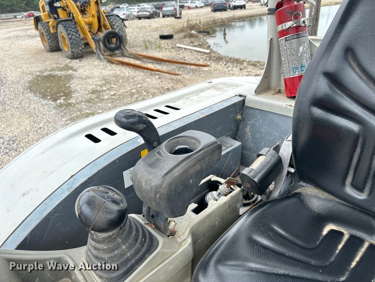 image for item DX1453 2019 Takeuchi TB230 mini excavator