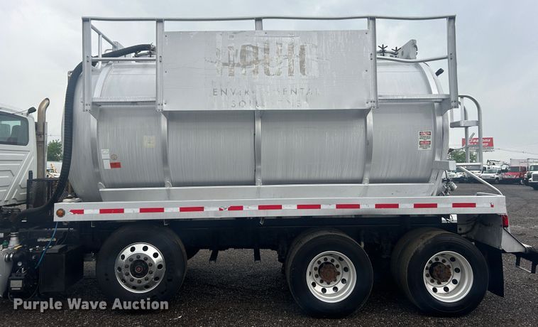 image for item EG1366 2012 International WorkStar 7600 SBA tank truck