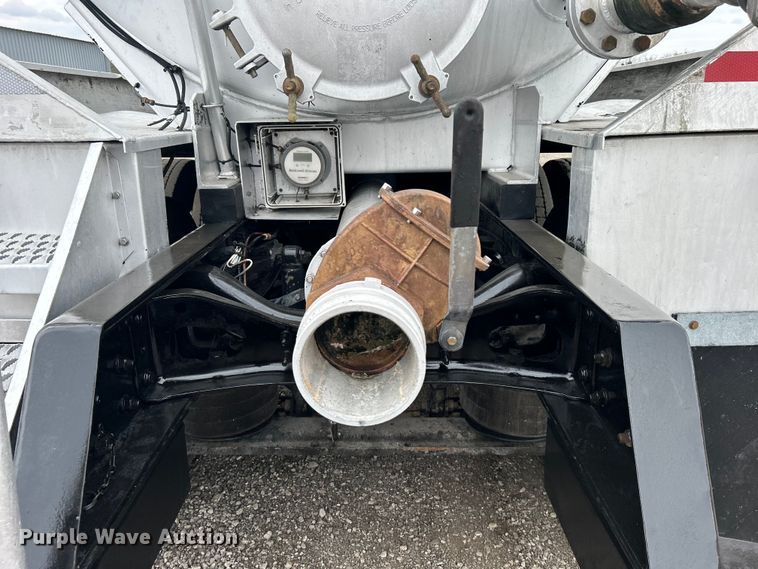 image for item EG1366 2012 International WorkStar 7600 SBA tank truck