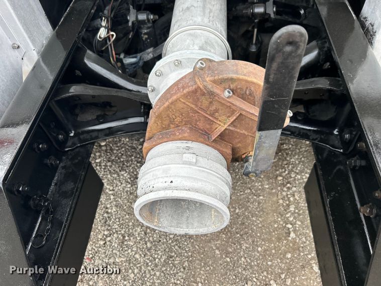 image for item EG1366 2012 International WorkStar 7600 SBA tank truck