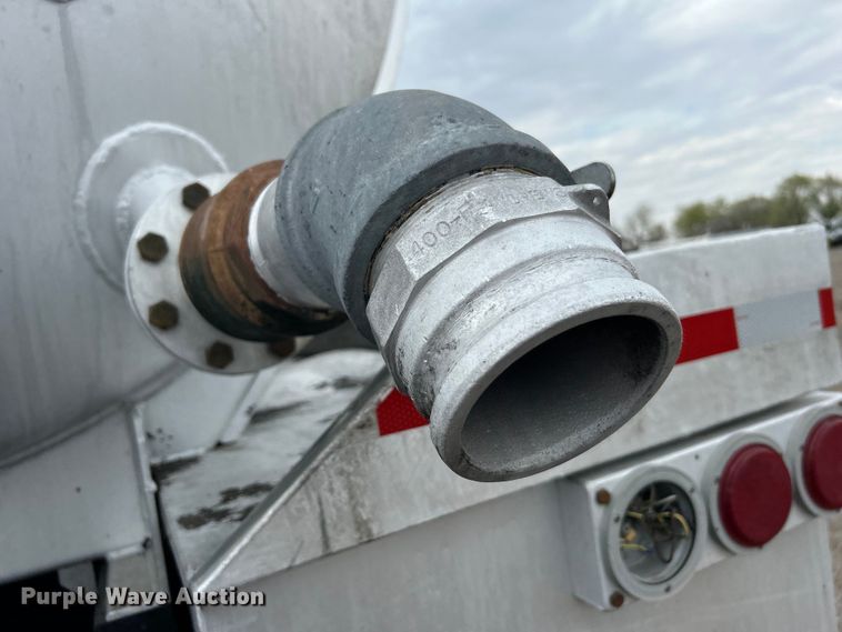 image for item EG1366 2012 International WorkStar 7600 SBA tank truck