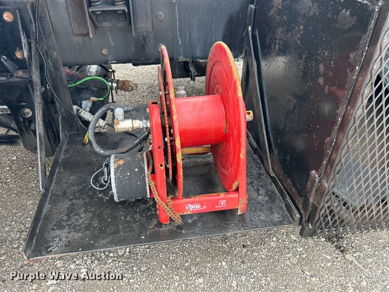 image for item EG1366 2012 International WorkStar 7600 SBA tank truck