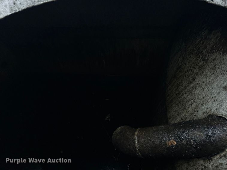 image for item EG1366 2012 International WorkStar 7600 SBA tank truck