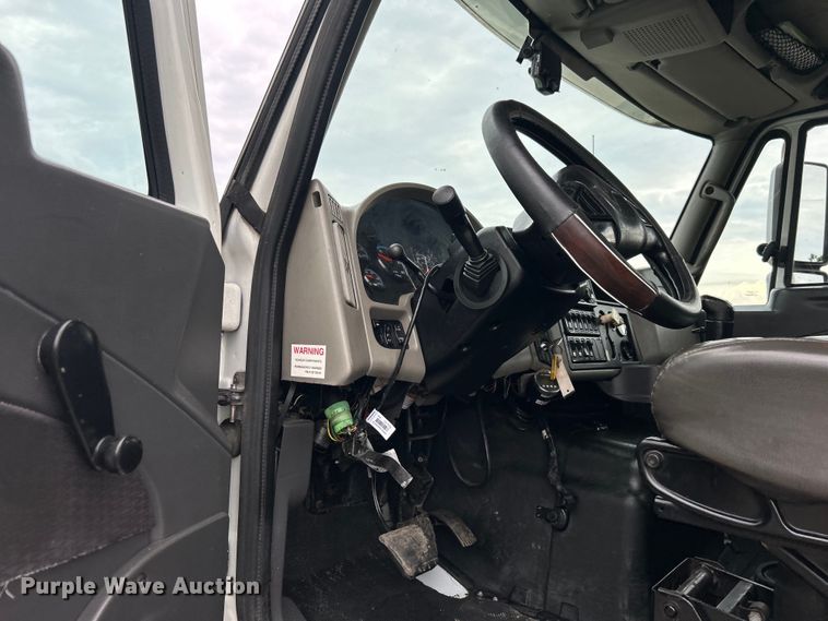 image for item EG1366 2012 International WorkStar 7600 SBA tank truck