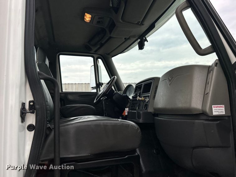 image for item EG1366 2012 International WorkStar 7600 SBA tank truck