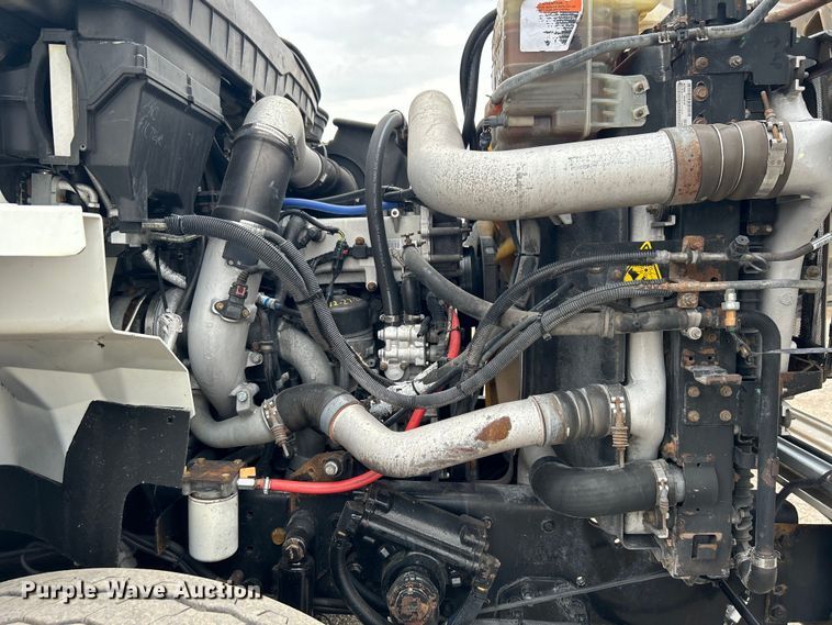 image for item EG1366 2012 International WorkStar 7600 SBA tank truck