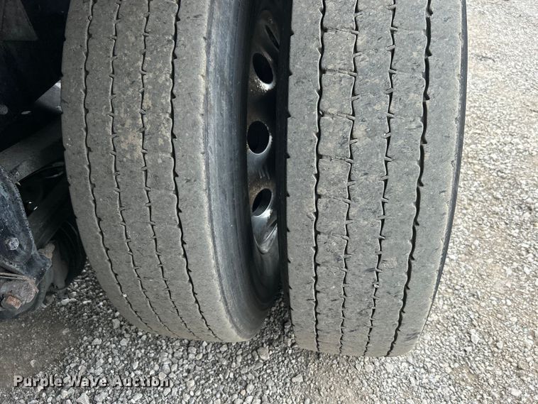 image for item EG1366 2012 International WorkStar 7600 SBA tank truck