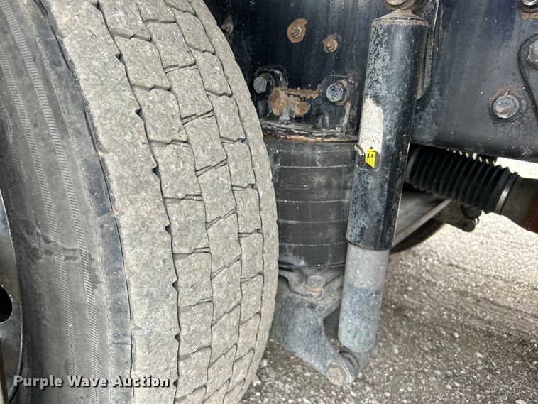 image for item EG1366 2012 International WorkStar 7600 SBA tank truck