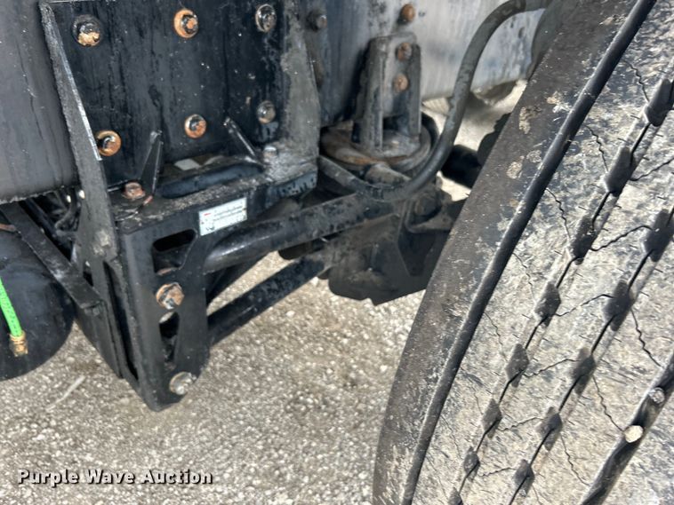 image for item EG1366 2012 International WorkStar 7600 SBA tank truck