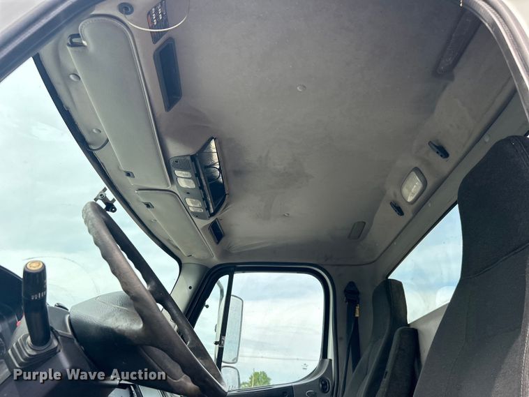 image for item EG1494 2010 Freightliner  Business Class M2 dump truck