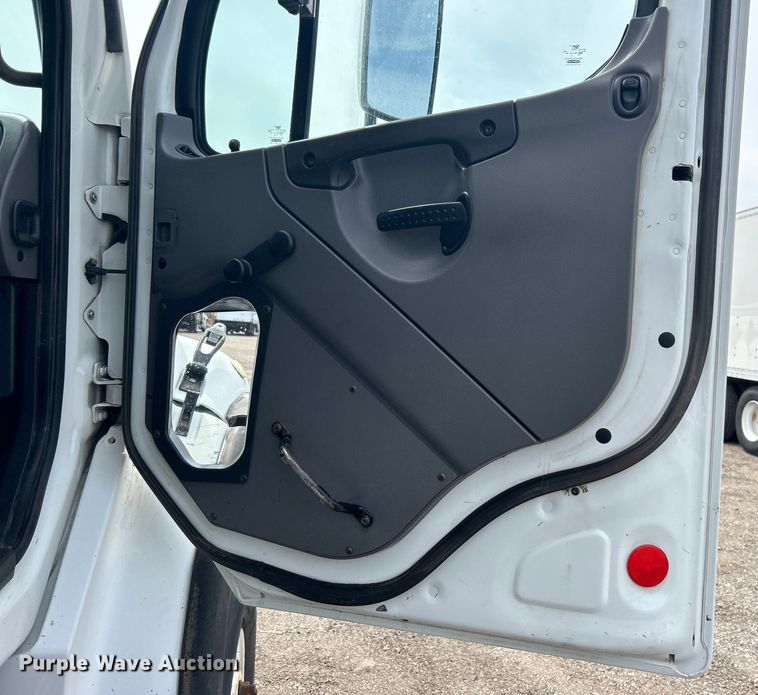 image for item EG1494 2010 Freightliner  Business Class M2 dump truck