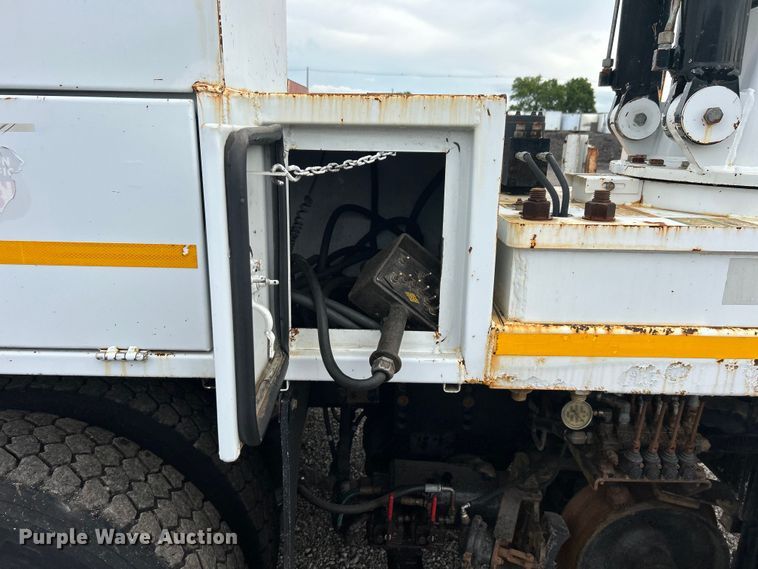 image for item EG1517 2012 Freightliner Business Class M2 Crew Cab utility / service truck